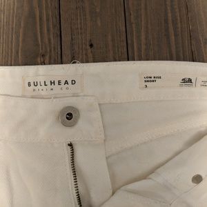 Bullhead Shorts - Bullhead white Jean shorts Bullhead Shorts - Bullhead white Jean shorts